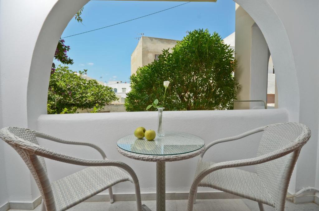 马戈一室公寓酒店 Naxos City 外观 照片