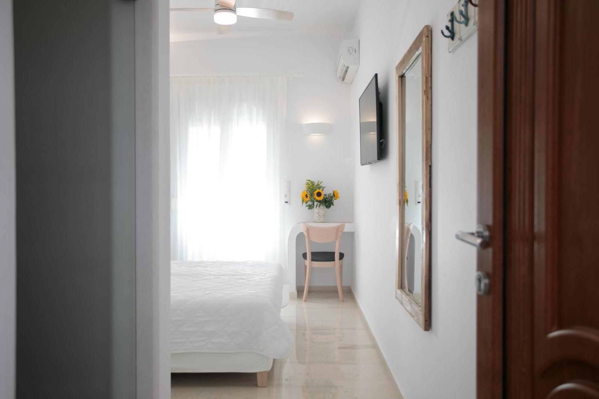 马戈一室公寓酒店 Naxos City 外观 照片