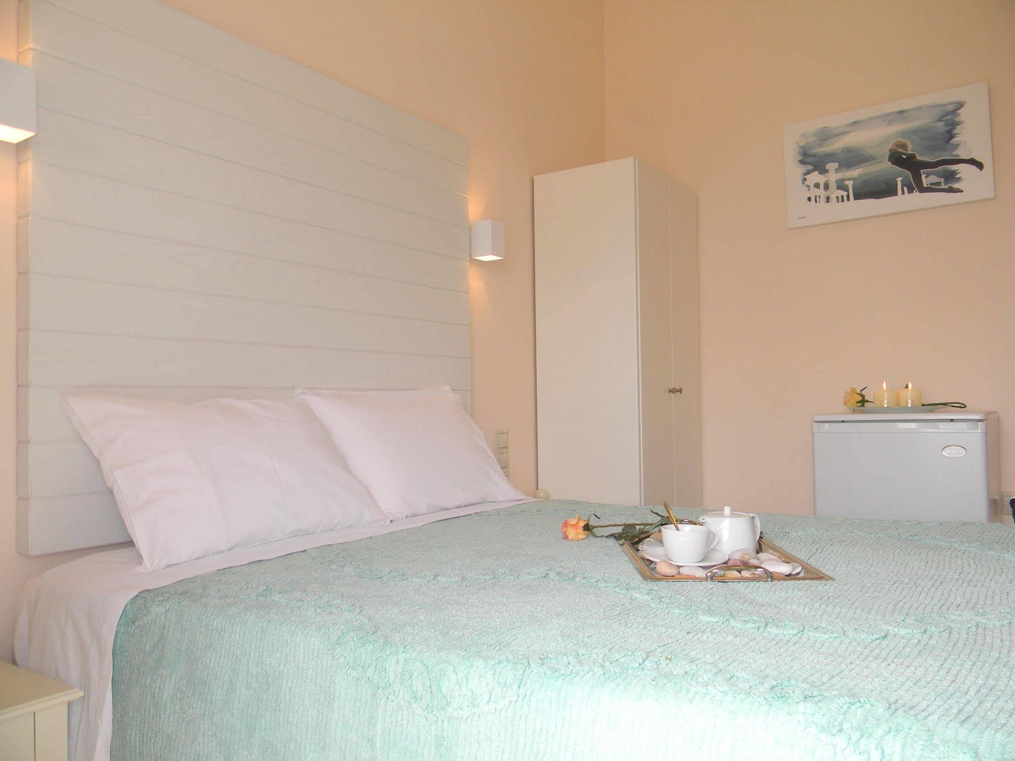 马戈一室公寓酒店 Naxos City 外观 照片