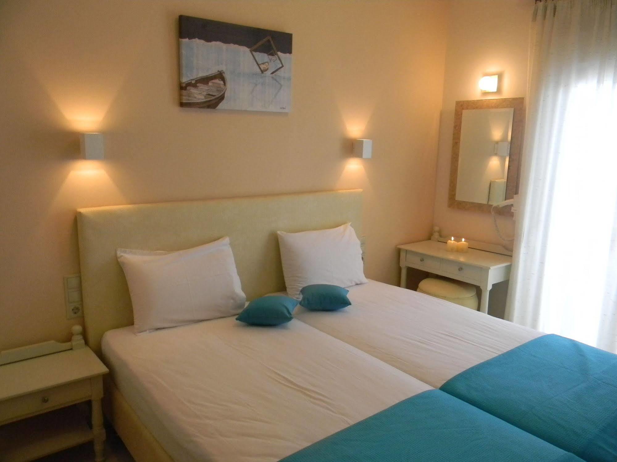 马戈一室公寓酒店 Naxos City 外观 照片