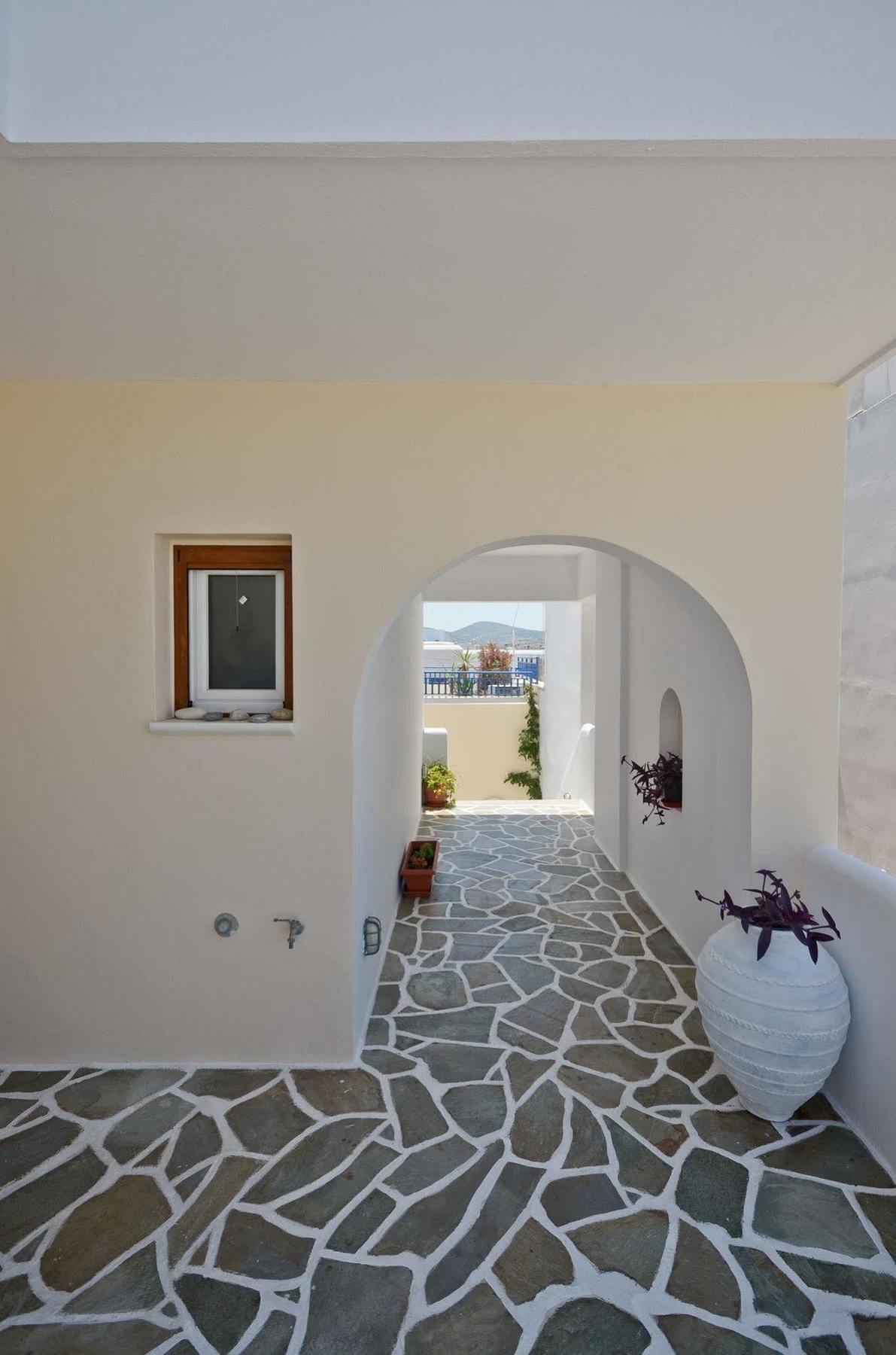 马戈一室公寓酒店 Naxos City 外观 照片