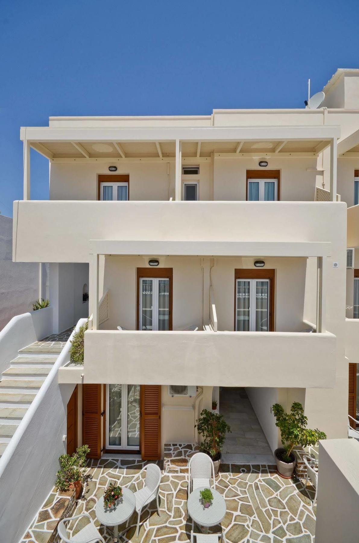 马戈一室公寓酒店 Naxos City 外观 照片