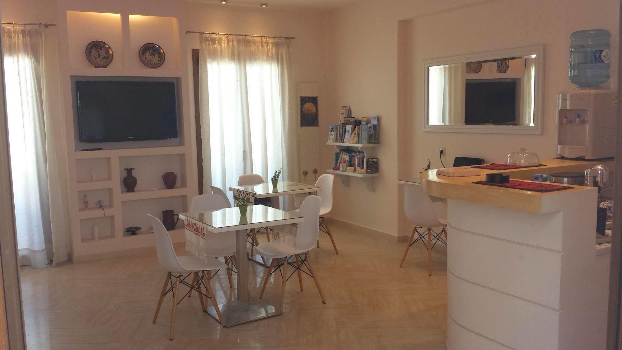马戈一室公寓酒店 Naxos City 外观 照片